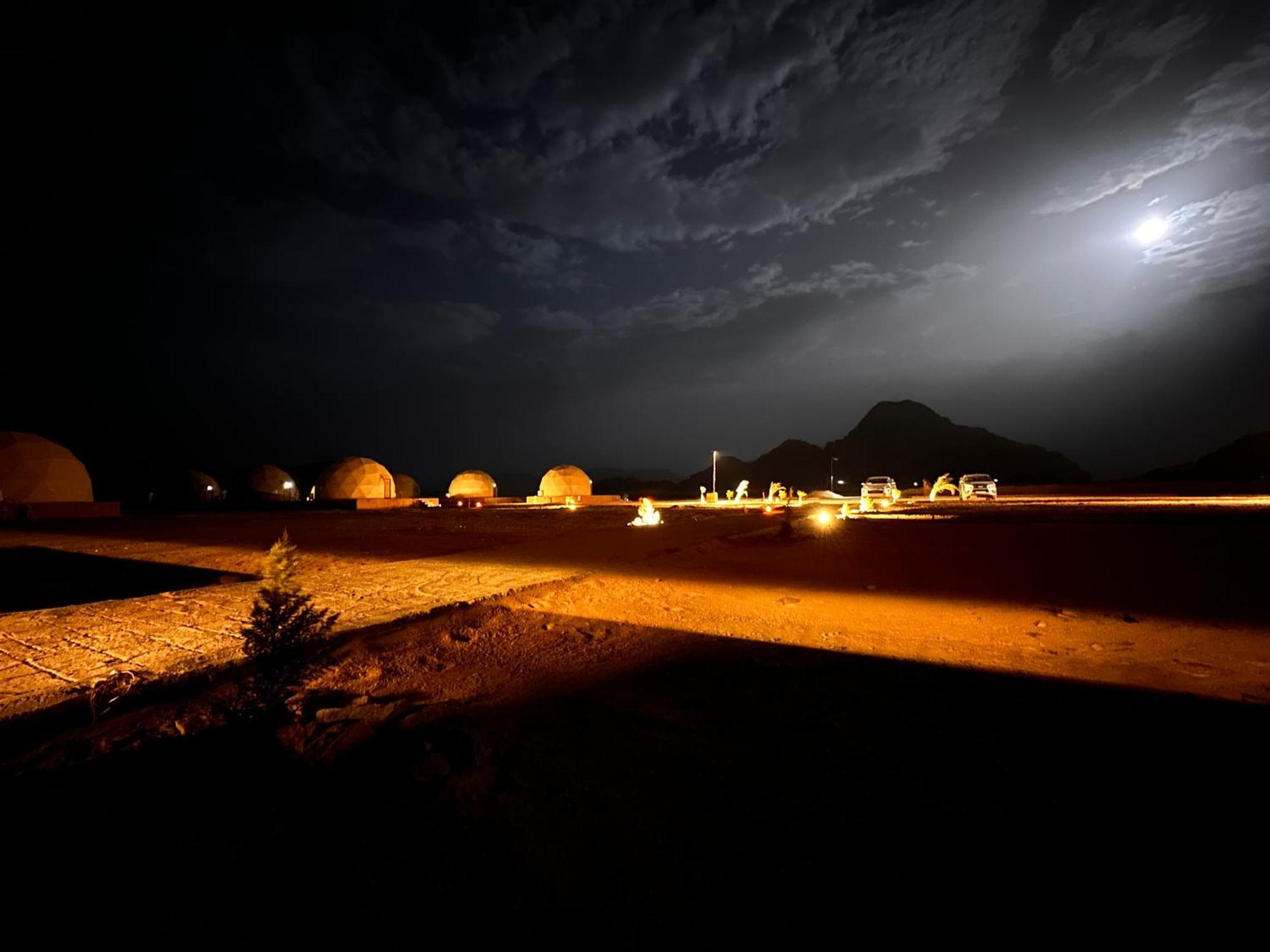 Rum Island Luxury Camp & Bubbles Hotel Wadi Rum Exterior photo